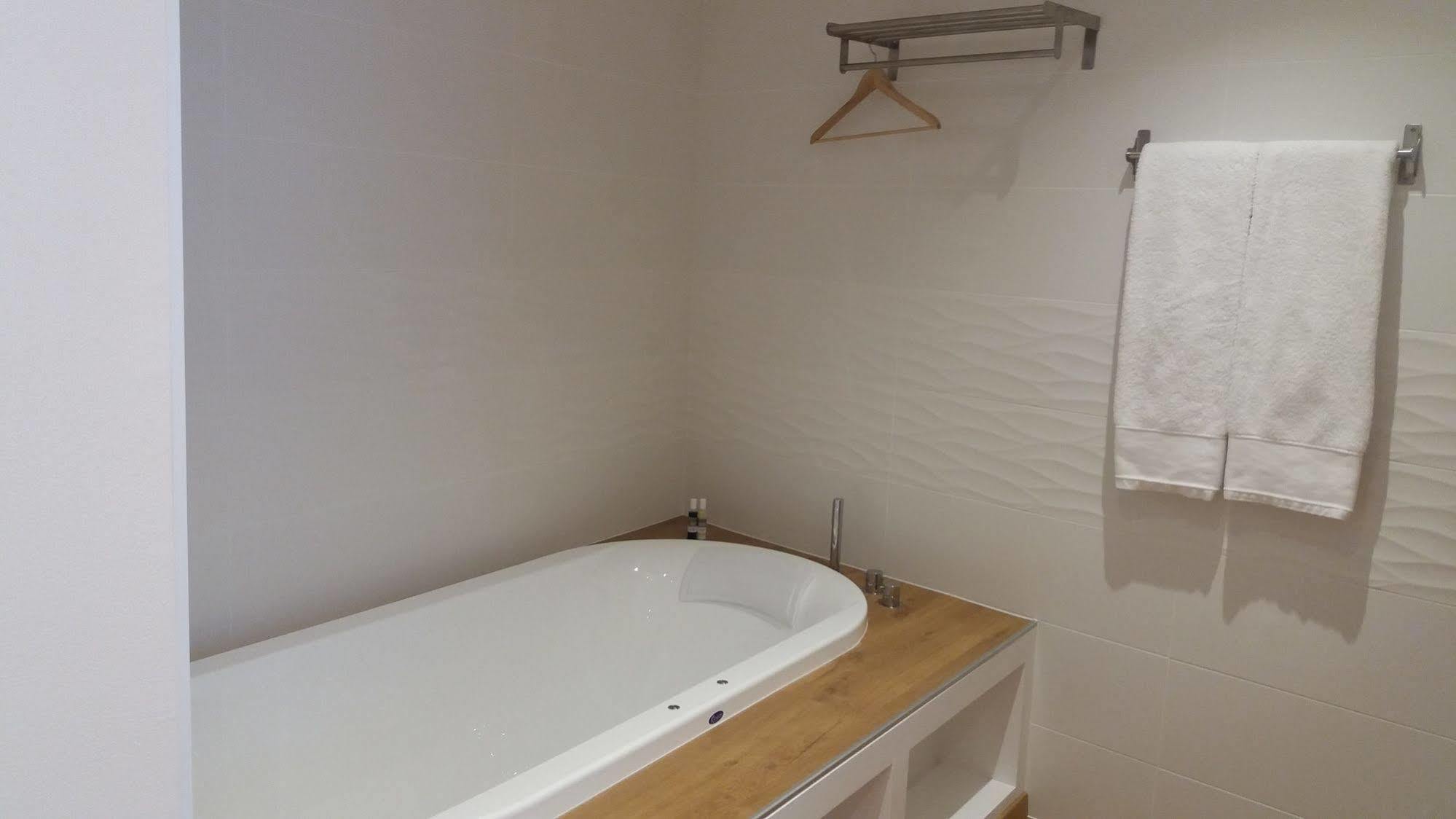 Maison De La Garenne & Spa 瓦讷 外观 照片